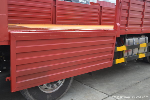 东风柳汽 霸龙重卡 280马力 8X4 排半载货车(LZ1311QELA)上装图（3/24）