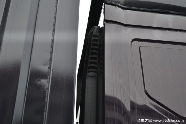 东风柳汽 乘龙中卡 180马力 4X2 厢式排半载货车(LZ5162XXYRAPA)外观图（35/35）