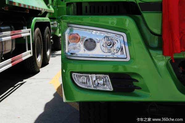 中国重汽 HOWO重卡 340马力 6X4 自卸车(U型斗新型渣土车)(ZZ3257N3847D1)外观图（44/54）