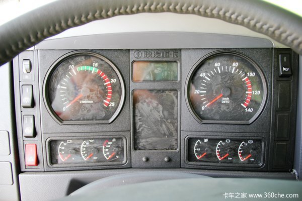 陕汽 德龙F3000重卡 336马力 6X4 自卸车(U型斗新型渣土车)(SX3256DR3841)驾驶室图（19/58）