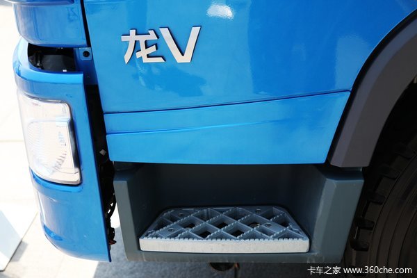 青岛解放 龙V中卡 160马力 4X2 排半栏板载货车(CA1168PK2L2E4A80)外观图（31/76）