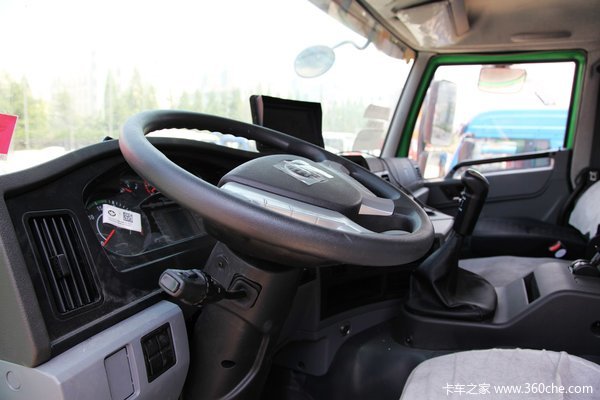 青岛解放 天V重卡 336马力 6X4 自卸车(CA3251P2K2L3T1E4A80-2)驾驶室图（68/85）