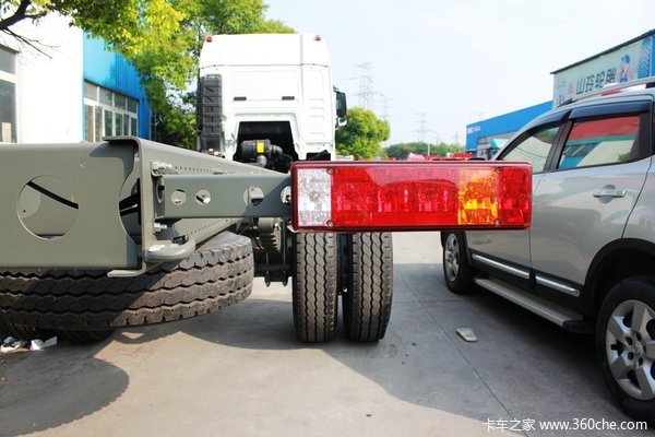中国重汽 HOWO T5G系列 240马力 6x2载货车（底盘）底盘图（12/48）