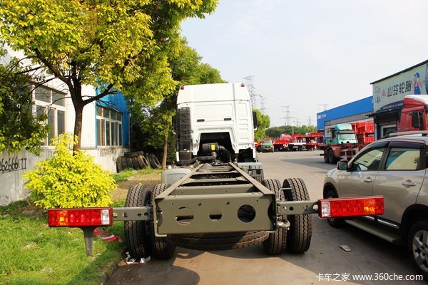 中国重汽 HOWO T5G系列 240马力 6x2载货车（底盘）底盘图（11/48）