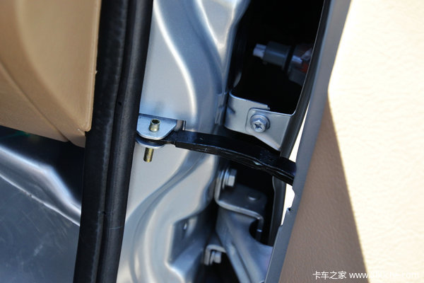 东风小康 K01L 1.0L 64马力 汽油 单排栏板微卡驾驶室图（44/44）