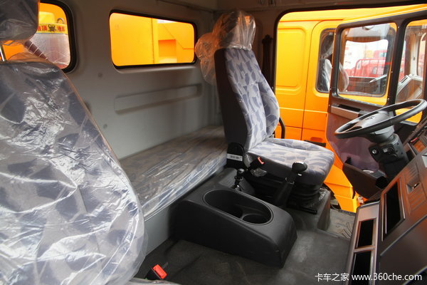 陕汽 德龙F3000重卡 336马力 6X4 自卸车(SX3256DR3841)驾驶室图（29/29）