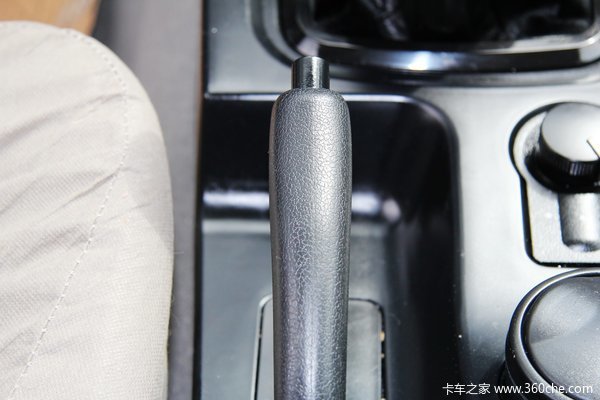 江铃 骐铃 2.8L柴油 长厢双排皮卡驾驶室图（39/72）