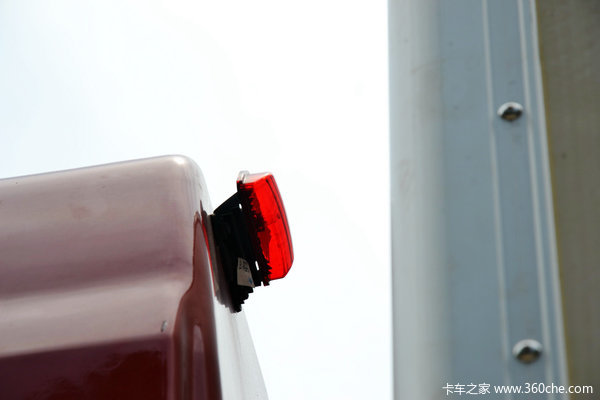 中国重汽 HOWO T5G重卡 240马力 6X2 厢式载货车(ZZ1257K56CGD1)外观图（41/46）