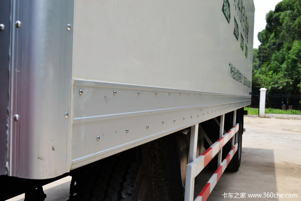 中国重汽 HOWO T5G重卡 240马力 6X2 厢式载货车(ZZ1257K56CGD1)上装图（6/29）
