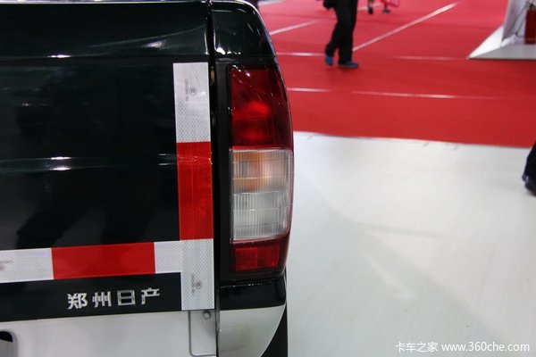 2013款郑州日产 D22 豪华型 2.4L汽油 四驱 双排皮卡外观图（29/30）