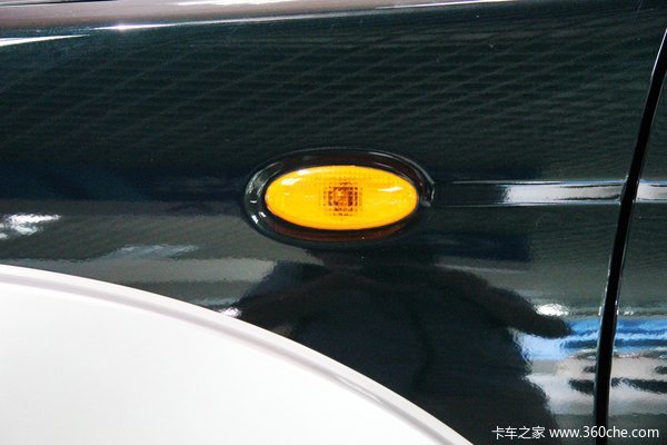 2013款郑州日产 D22 豪华型 2.4L汽油 四驱 双排皮卡外观图（20/30）