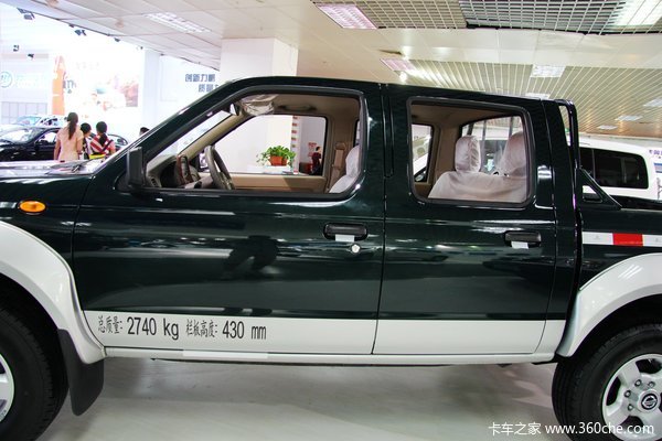 2013款郑州日产 D22 豪华型 2.4L汽油 四驱 双排皮卡外观图（15/30）