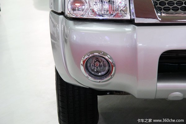2013款郑州日产 D22 豪华型 2.4L汽油 四驱 双排皮卡外观图（10/30）