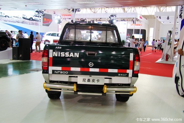 2013款郑州日产 D22 豪华型 2.4L汽油 四驱 双排皮卡外观图（5/30）