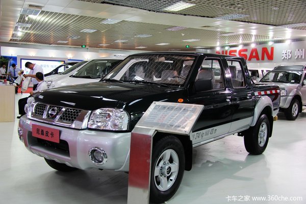 2013款郑州日产 D22 豪华型 2.4L汽油 四驱 双排皮卡外观图（2/30）