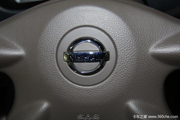 2013款郑州日产 D22 豪华型 2.4L汽油 四驱 双排皮卡驾驶室图（20/44）