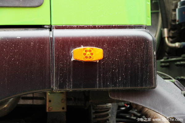 红岩 新金刚重卡 336马力 6X4 自卸车(U型斗新型渣土车)(CQ3255HTG384)外观图（24/25）