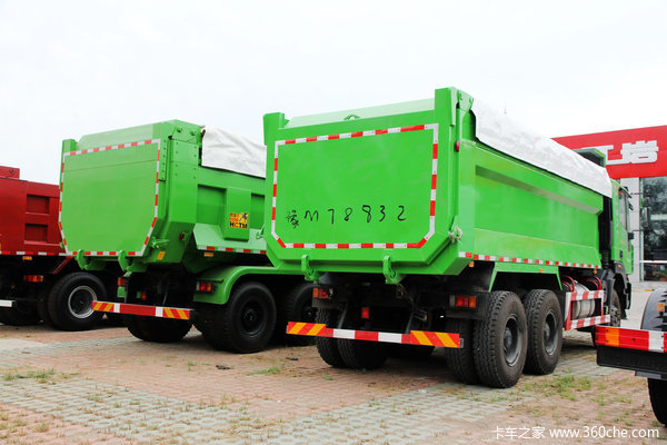 红岩 新金刚重卡 336马力 6X4 自卸车(U型斗新型渣土车)(CQ3255HTG384)外观图（5/25）