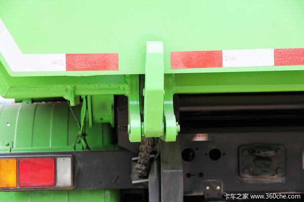 红岩 新金刚重卡 336马力 6X4 自卸车(U型斗新型渣土车)(CQ3255HTG384)上装图（9/17）