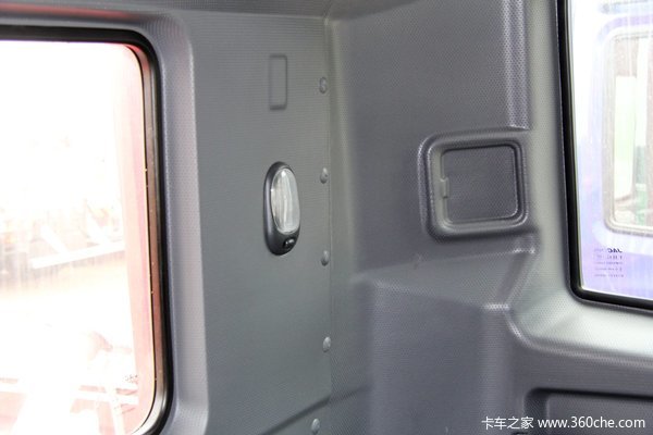 江淮 格尔发K3系列重卡 200马力 6X2 栏板载货车(HFC1241P2K1C54F)驾驶室图（32/39）