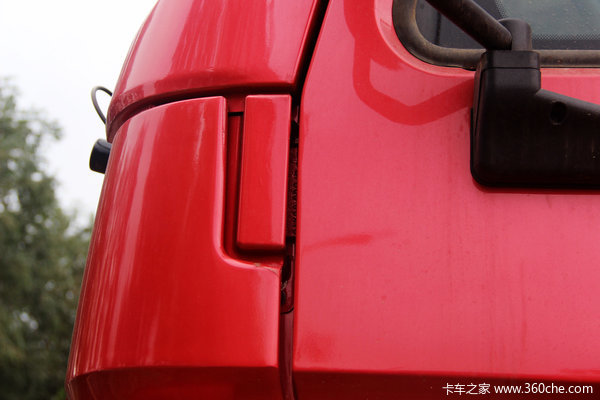中国重汽 HOWO重卡 380马力 8X4 自卸车(ZZ3317N4267D1)外观图（41/71）