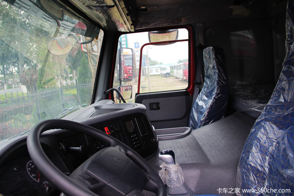 中国重汽 HOWO重卡 380马力 8X4 自卸车(ZZ3317N4267D1)驾驶室图（53/53）