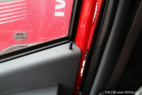 红岩新金刚重卡 336马力 6X4 自卸车(CQ3255HTG384)驾驶室图（59/68）