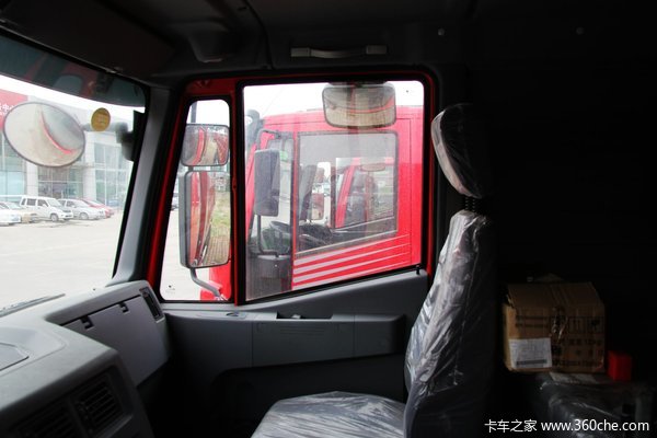 红岩新金刚重卡 336马力 6X4 自卸车(CQ3255HTG384)驾驶室图（16/68）