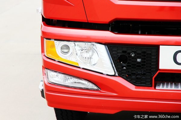 南京依维柯 超越C500系列中卡 140马力 4X2 栏板载货车外观图（6/17）
