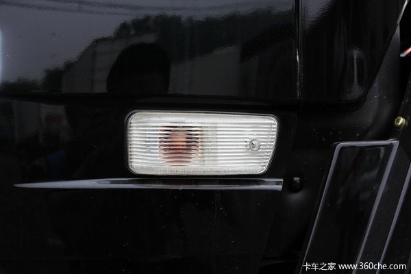 东风 天锦中卡 210马力 4X2 厢式载货车(DFL5140XXYB4)外观图（48/49）