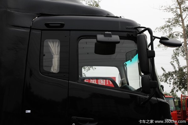 东风 天锦中卡 210马力 4X2 厢式载货车(DFL5140XXYB4)外观图（40/49）