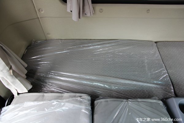 东风 天锦中卡 210马力 4X2 厢式载货车(DFL5140XXYB4)驾驶室图（36/48）