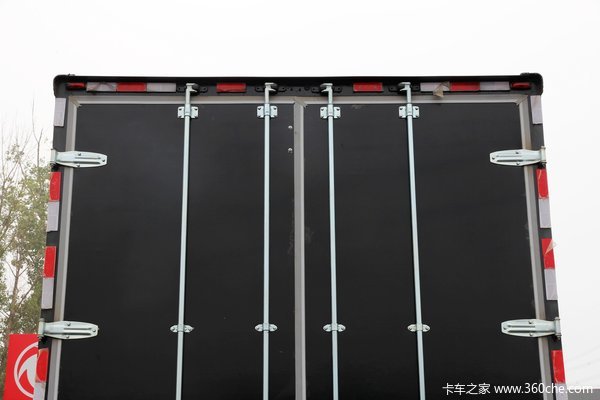 东风 天锦中卡 210马力 4X2 厢式载货车(DFL5140XXYB4)上装图（8/20）