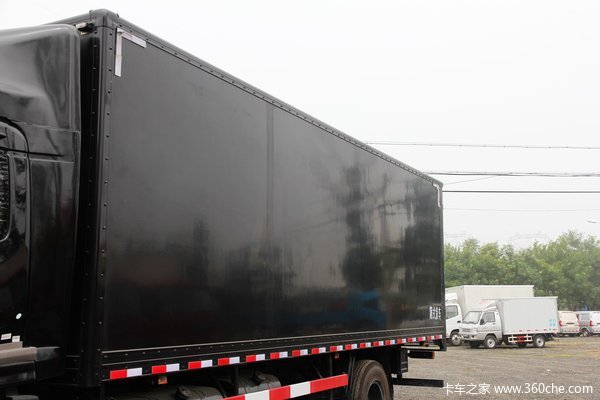 东风 天锦中卡 210马力 4X2 厢式载货车(DFL5140XXYB4)上装图（2/20）