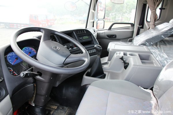东风 天龙重卡 245马力 6X2 载货车(DFL1253AX1A)底盘驾驶室图（9/51）