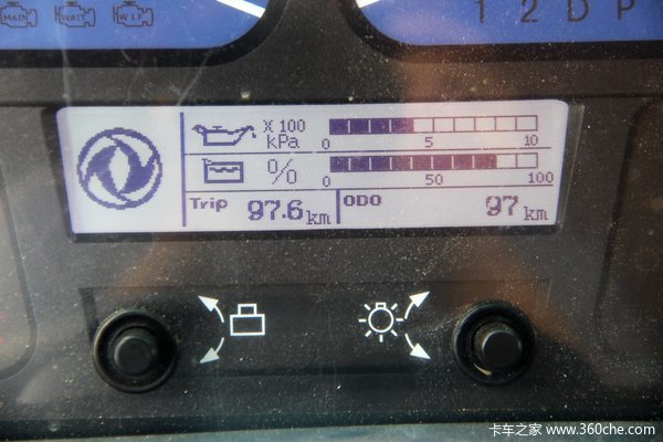 东风 天锦中卡 160马力 4X2 载货车(DFL1140BX18A)驾驶室图（16/38）