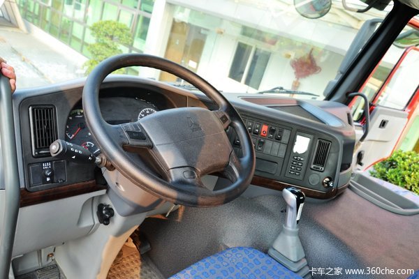 中国重汽 HOWO重卡 380马力 10X4 清障车底盘(ZZ5507N31B7D1)驾驶室图（8/45）