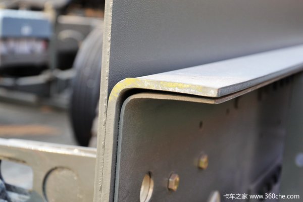 中国重汽 HOWO重卡 380马力 10X4 清障车底盘(ZZ5507N31B7D1)底盘图（41/75）