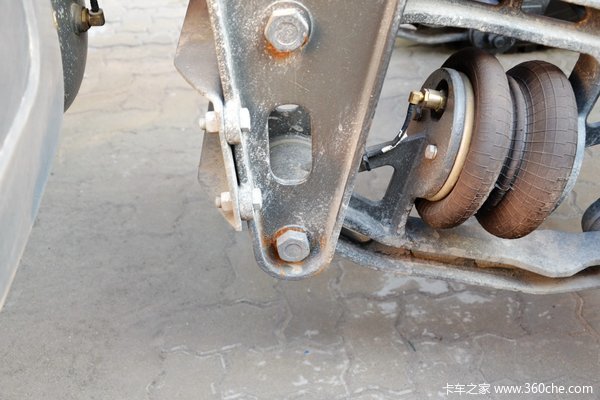 中国重汽 HOWO重卡 380马力 10X4 清障车底盘(ZZ5507N31B7D1)底盘图（24/75）