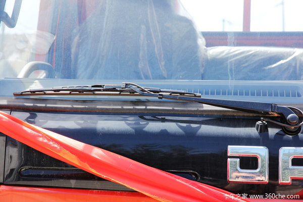 东风 多利卡L系列 120马力 4X2 栏板载货车外观图（14/34）