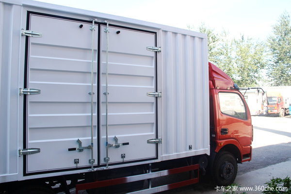 东风多利卡L 120马力 4X2 5.14米单排厢式载货车(DFA1080S12D3)外观图（7/38）