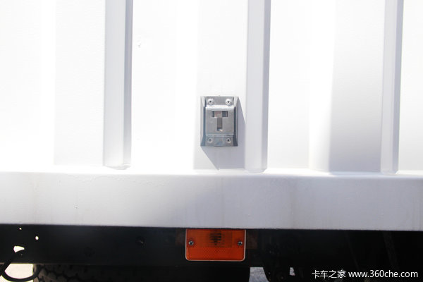 东风多利卡L 120马力 4X2 5.14米单排厢式载货车(DFA1080S12D3)上装图（12/12）