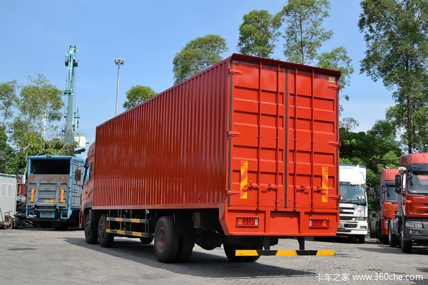 东风 天龙重卡 220马力 6X2 厢式载货车(DFL1203A2)外观图（4/46）