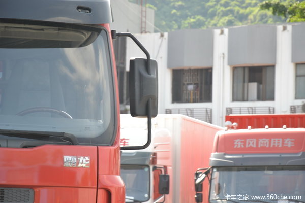 东风柳汽 霸龙重卡 280马力 8X4 厢式载货车(LZ5311JSQQELA)外观图（11/39）