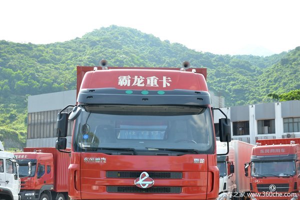 东风柳汽 霸龙重卡 280马力 8X4 厢式载货车(LZ5311JSQQELA)外观图（10/39）