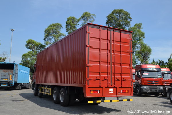 东风柳汽 霸龙重卡 280马力 8X4 厢式载货车(LZ5311JSQQELA)外观图（4/39）