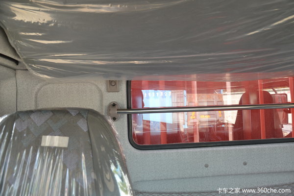 东风柳汽 霸龙重卡 280马力 8X4 厢式载货车(LZ5311JSQQELA)驾驶室图（35/37）