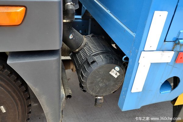 青岛解放 龙V中卡 180马力 4X2 排半栏板载货车(CA5167CCYPK2L2E4A80-1)外观图（35/39）