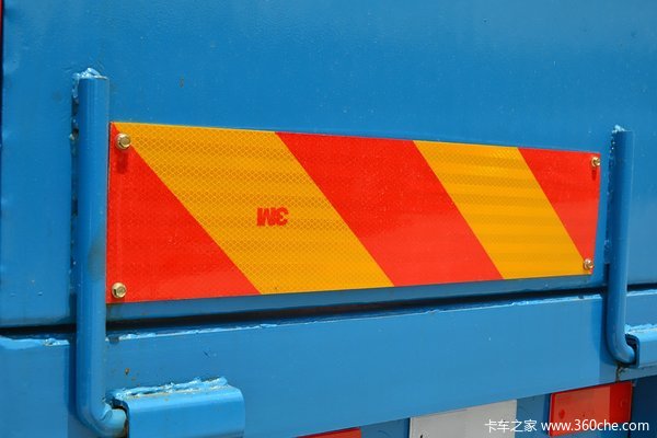 青岛解放 龙V中卡 180马力 4X2 排半栏板载货车(CA5167CCYPK2L2E4A80-1)上装图（24/32）