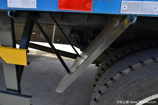 青岛解放 龙V中卡 180马力 4X2 排半栏板载货车(CA5167CCYPK2L2E4A80-1)上装图（15/32）